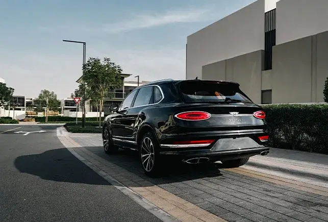 Rent Bentley Bentayga Black 4-Seater in Dubai — photo 3 of 7