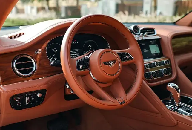 Rent Bentley Bentayga Black 4-Seater in Dubai — photo 5 of 7