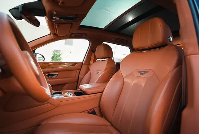Rent Bentley Bentayga Black 4-Seater in Dubai — photo 6 of 7