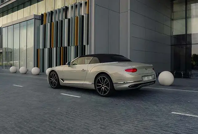 Rent Bentley GTC Convertible Beige in Dubai — photo 4 of 7