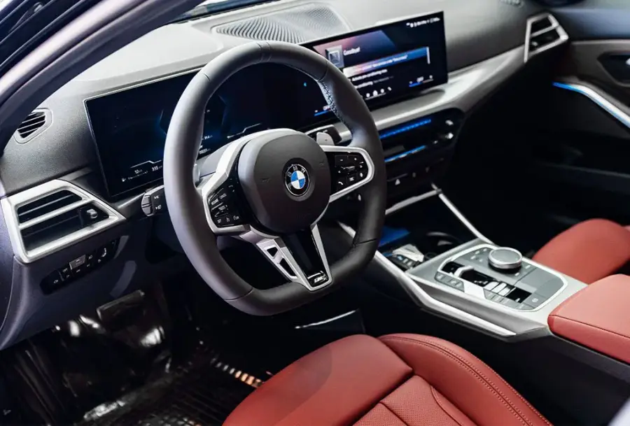 Rent BMW 318i Black in Dubai — photo 2 of 7