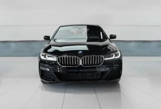 Rent BMW 530Li Black in Dubai — photo 2 of 8