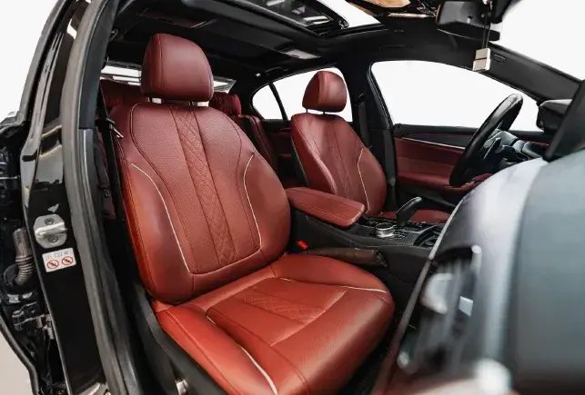 Rent BMW 530Li Black in Dubai — photo 7 of 8