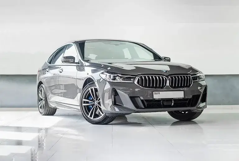 Alquiler de coches BMW 630 GT Gris en Dubái — foto 2 de 7