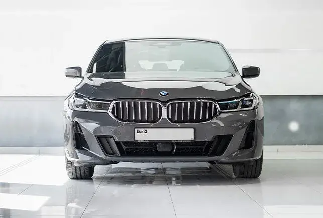 Alquiler de coches BMW 630 GT Gris en Dubái — foto 4 de 7