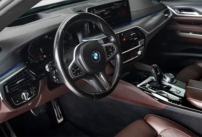 Alquiler de coches BMW 630 GT Gris en Dubái — foto 7 de 7