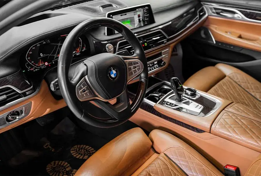 Аренда BMW 750Li черного цвета в Дубае в аренду в Дубай, ОАЭ — BMW — фото 5 из 7