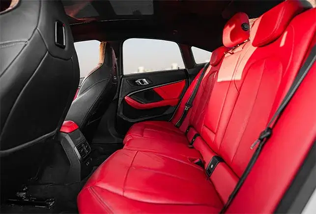 เช่ารถ BMW M235 สีขาวในดูไบ — รูปที่ 6 จาก 6