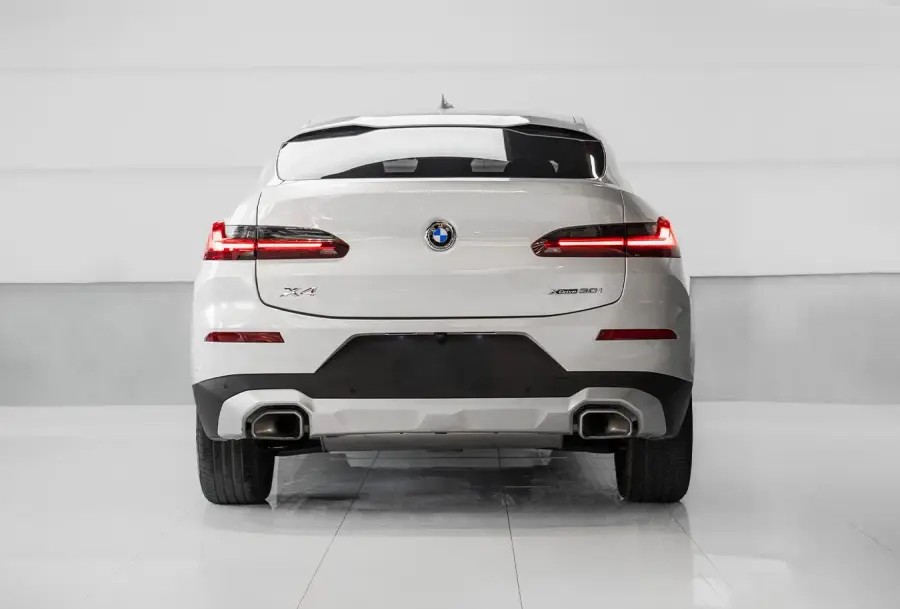 Rent BMW X4 White in Dubai — photo 3 of 6
