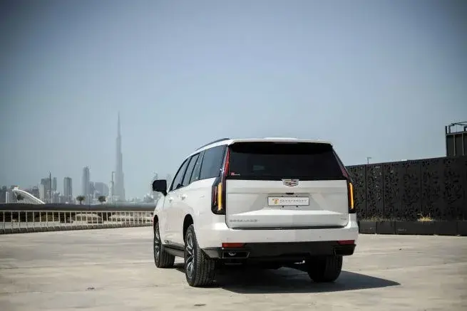 Rent Cadillac Escalade White in Dubai — photo 3 of 3