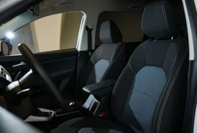 Аренда авто Chevrolet Captiva белого в Дубае в аренду в Дубай, ОАЭ — Chevrolet — фото 5 из 5