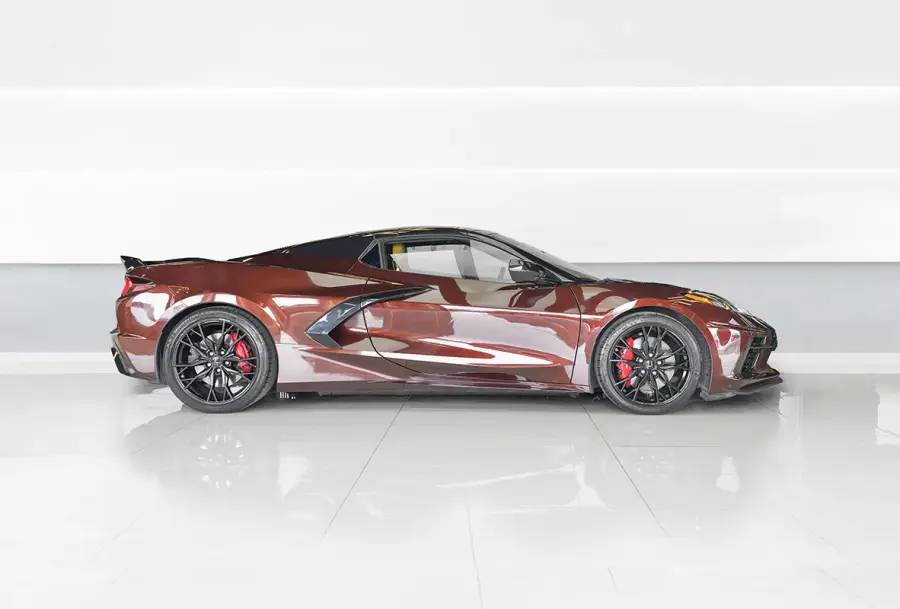 เช่ารถ Chevrolet Corvette Convertible สีน้ำตาลในดูไบ — รูปที่ 2 จาก 6