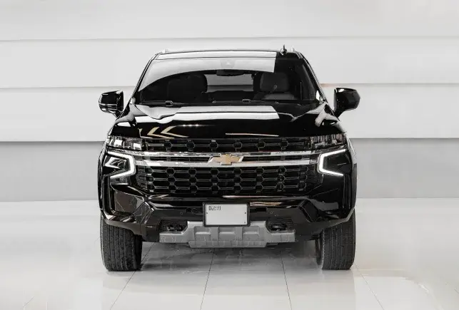 Rent Chevrolet Tahoe Black in Dubai — photo 2 of 7
