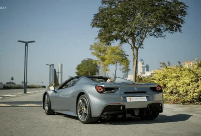 เช่ารถ Ferrari 488 Spider สีเงินในดูไบ — รูปที่ 6 จาก 6