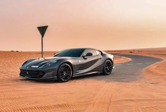 Аренда Ferrari 812 SuperFast серого цвета в Дубае в аренду в Дубай, ОАЭ — Ferrari — фото 2 из 7