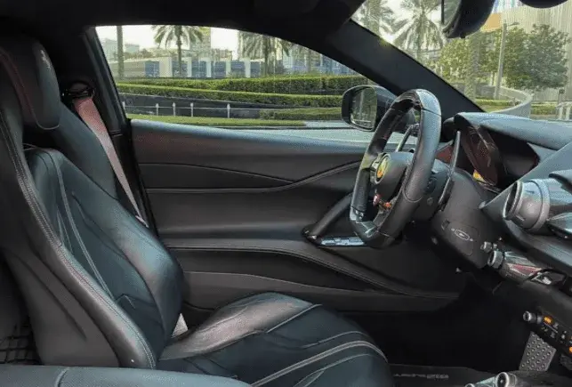 Аренда Ferrari 812 SuperFast серого цвета в Дубае в аренду в Дубай, ОАЭ — Ferrari — фото 6 из 7