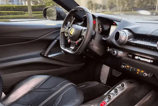 Аренда Ferrari 812 SuperFast серого цвета в Дубае в аренду в Дубай, ОАЭ — Ferrari — фото 7 из 7