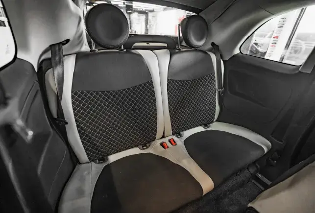 Rent Fiat 500 Convertible Black in Dubai — photo 3 of 7