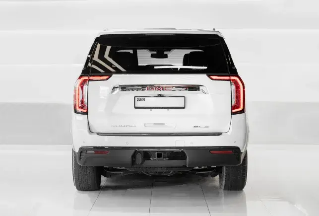 Rent GMC Yukon White in Dubai — photo 3 of 8