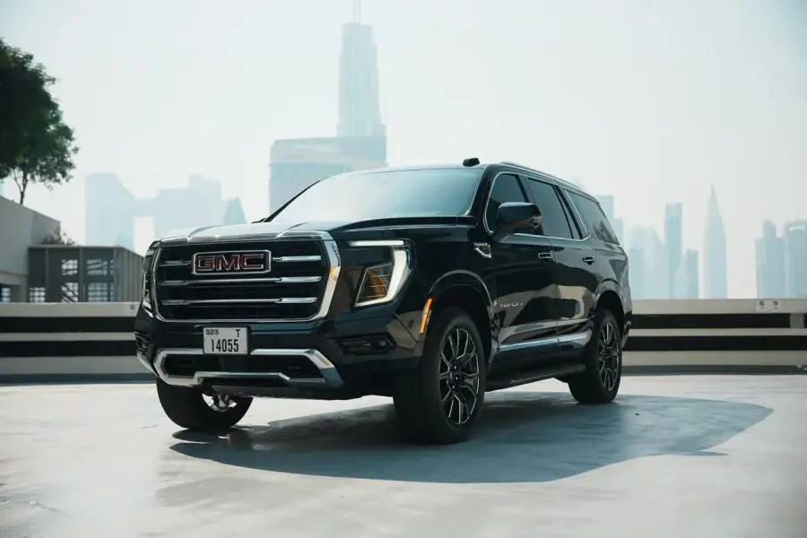 Rent GMC Yukon Black in Dubai — photo 4 of 8