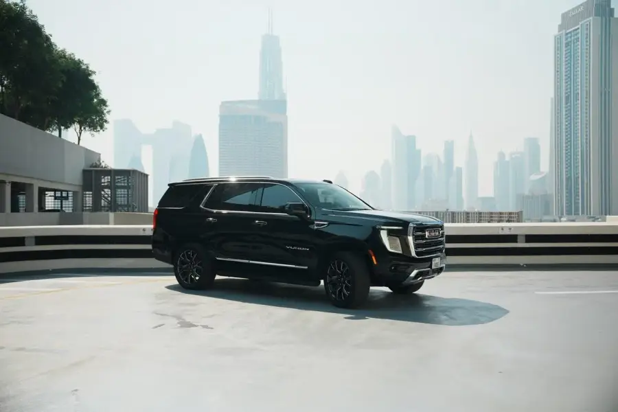 Rent GMC Yukon Black in Dubai — photo 5 of 8