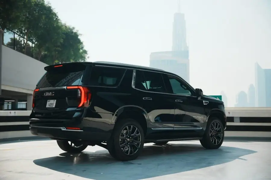 Rent GMC Yukon Black in Dubai — photo 7 of 8