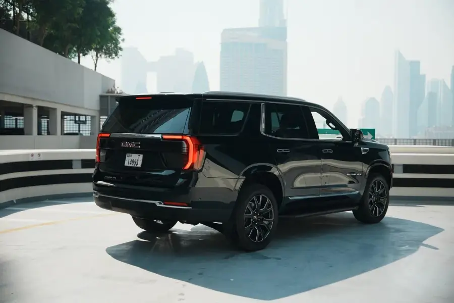 Rent GMC Yukon Black in Dubai — photo 8 of 8