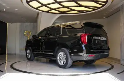 Rent GMC Yukon Black in Dubai — photo 2 of 7