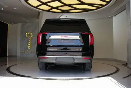Rent GMC Yukon Black in Dubai — photo 3 of 7
