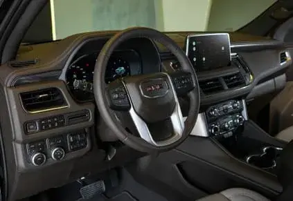 Rent GMC Yukon Black in Dubai — photo 5 of 7