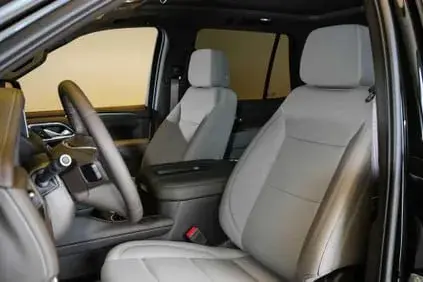 Rent GMC Yukon Black in Dubai — photo 6 of 7