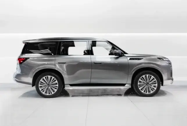 Rent Infiniti QX80 Silver in Dubai — photo 4 of 8