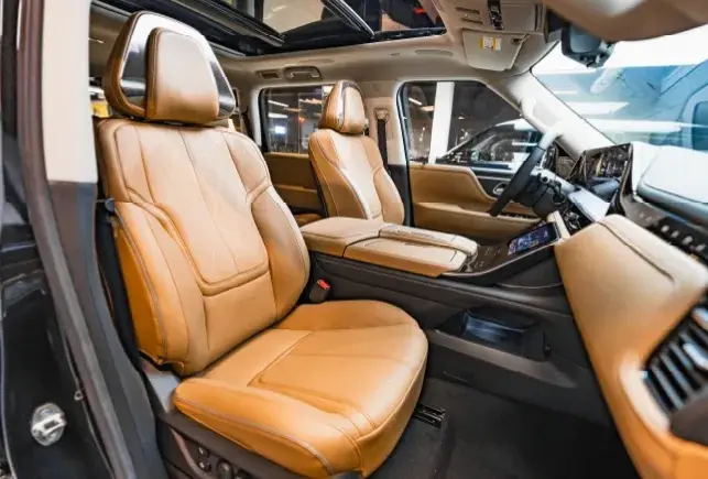 Rent Infiniti QX80 Silver in Dubai — photo 7 of 8