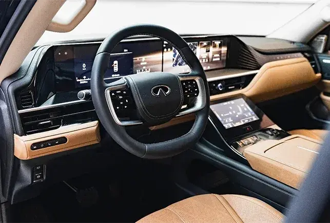 Rent Infiniti QX80 White in Dubai — photo 5 of 8