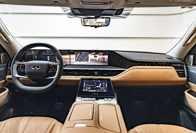 Rent Infiniti QX80 White in Dubai — photo 6 of 8