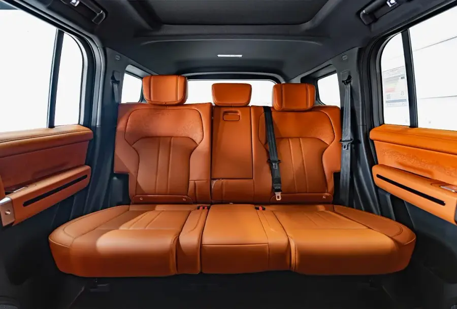 Rent Jetour G700 Black in Dubai — photo 7 of 9