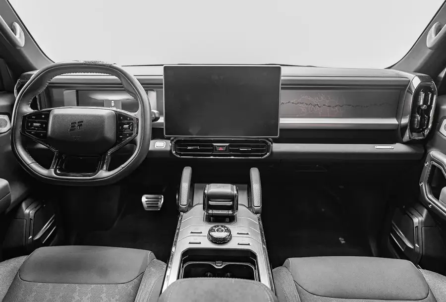 Rent Jetour T2 Black in Dubai — photo 5 of 7