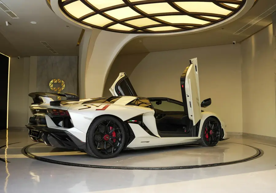 Rent Lamborghini Aventador Roadster SVJ White in Dubai — photo 6 of 6