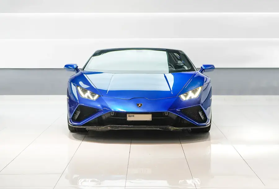 Rent Lamborghini Evo Spyder Blue in Dubai — photo 3 of 6
