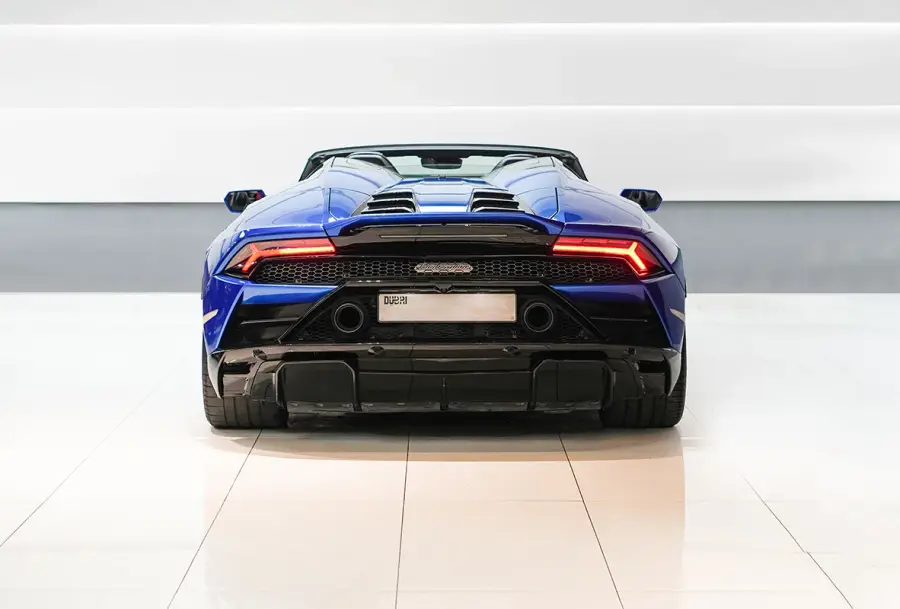 Rent Lamborghini Evo Spyder Blue in Dubai — photo 4 of 6