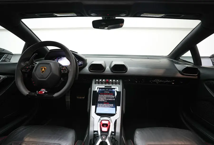 Rent Lamborghini Evo Spyder Blue in Dubai — photo 6 of 6