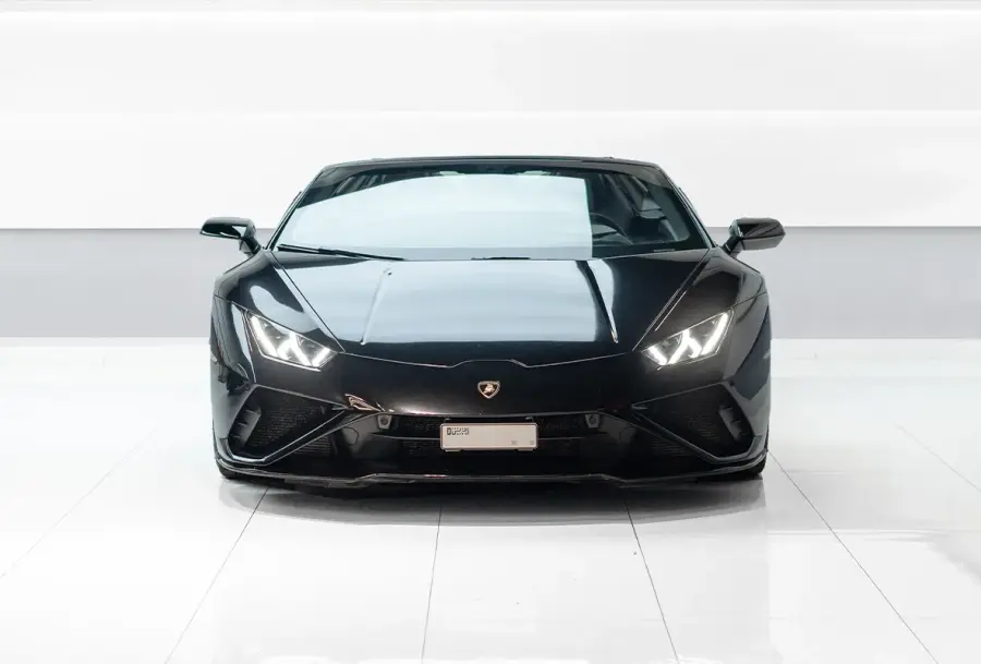 Аренда Lamborghini Evo Spyder черного в Дубае в аренду в Дубай, ОАЭ — Lamborghini — фото 2 из 6
