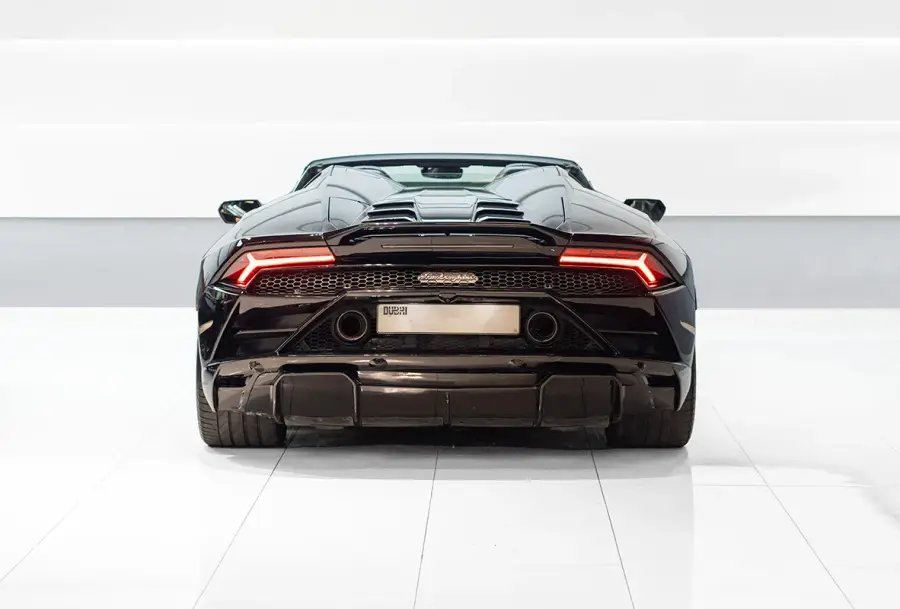 Аренда Lamborghini Evo Spyder черного в Дубае в аренду в Дубай, ОАЭ — Lamborghini — фото 4 из 6