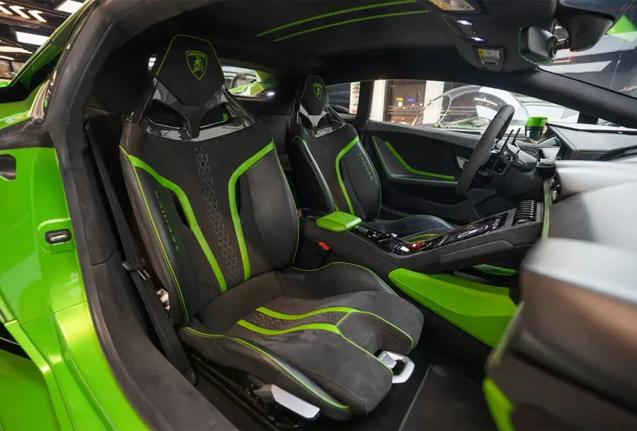 Rent Lamborghini Huracan Tecnica Green in Dubai — photo 7 of 7