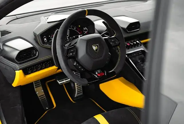 Rent Lamborghini Huracan Tecnica Yellow in Dubai — photo 3 of 9