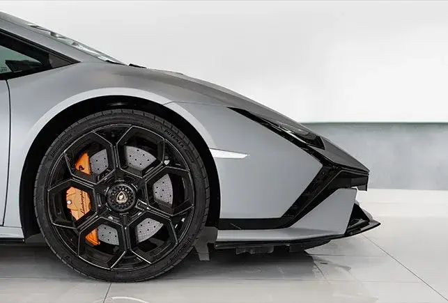 Rent Lamborghini Huracan Tecnica Grey in Dubai — photo 5 of 7