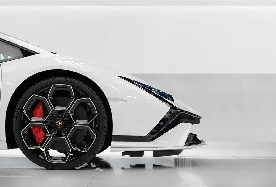 Аренда Lamborghini Huracan Tecnica белого в Дубае в аренду в Дубай, ОАЭ — Lamborghini — фото 2 из 8