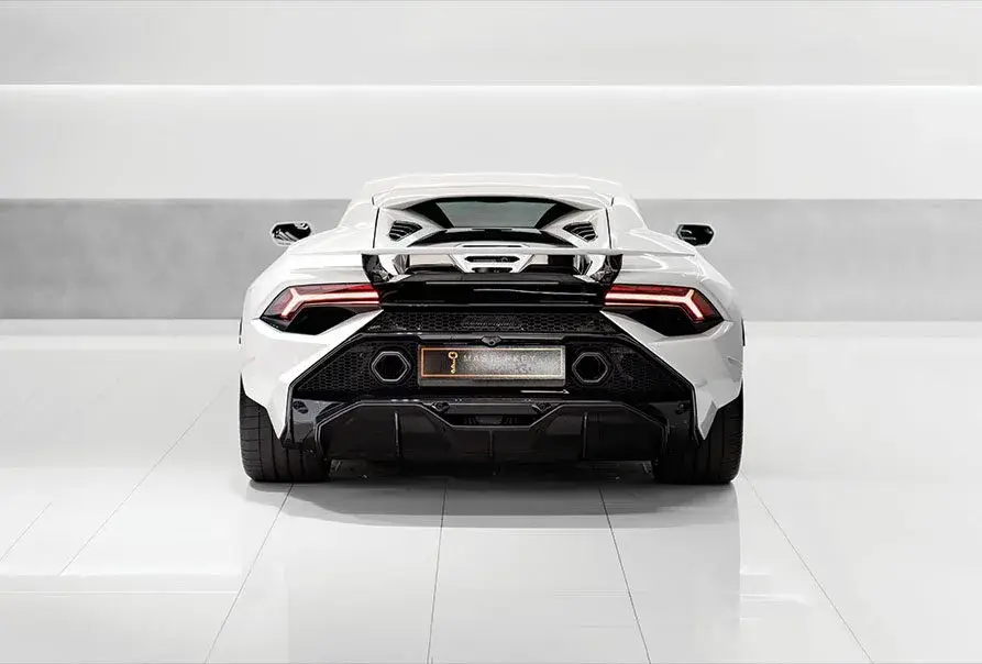 Аренда Lamborghini Huracan Tecnica белого в Дубае в аренду в Дубай, ОАЭ — Lamborghini — фото 3 из 8