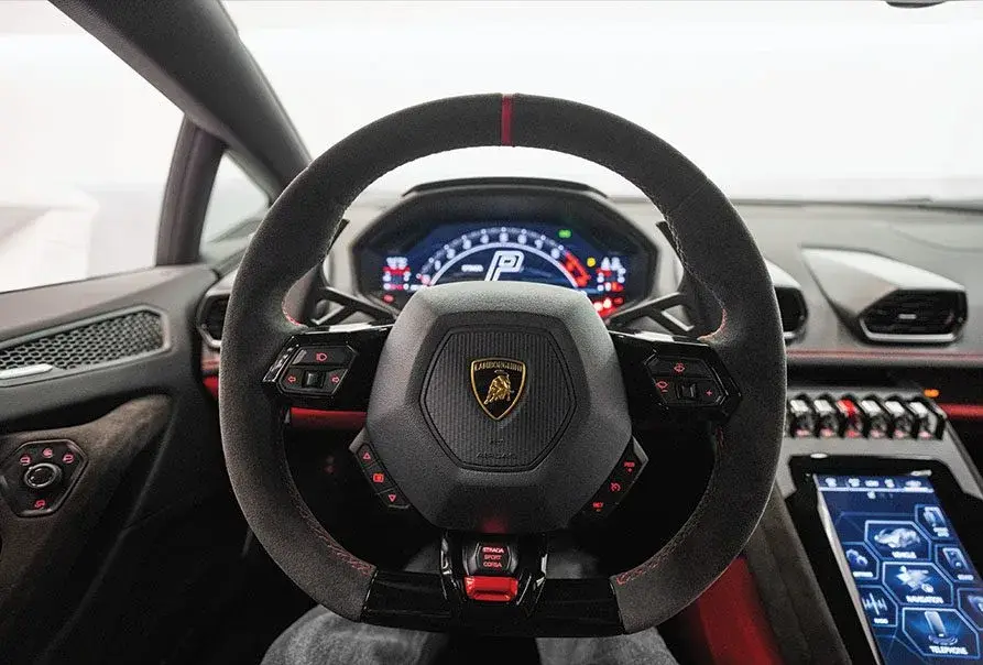 Аренда Lamborghini Huracan Tecnica белого в Дубае в аренду в Дубай, ОАЭ — Lamborghini — фото 5 из 8