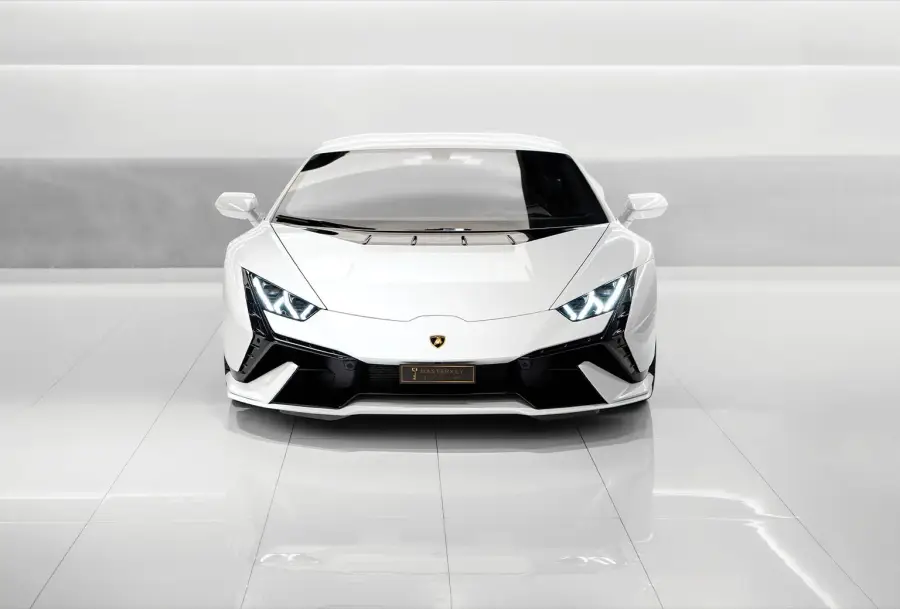 Аренда Lamborghini Huracan Tecnica белого в Дубае в аренду в Дубай, ОАЭ — Lamborghini — фото 8 из 8